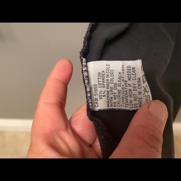 Small woman’s tee - Picture 4 of 6